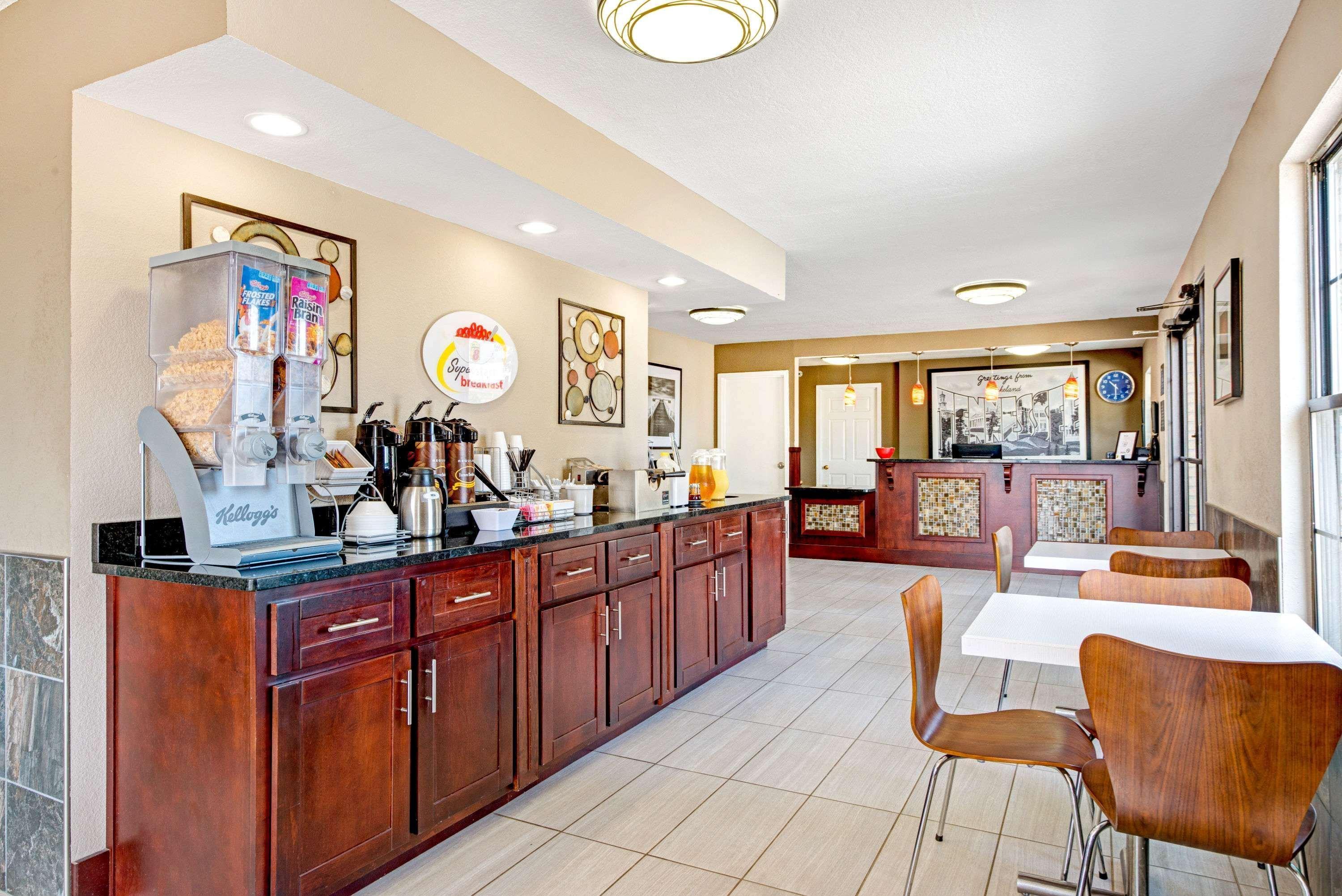 Super 8 By Wyndham Lakeland Esterno foto
